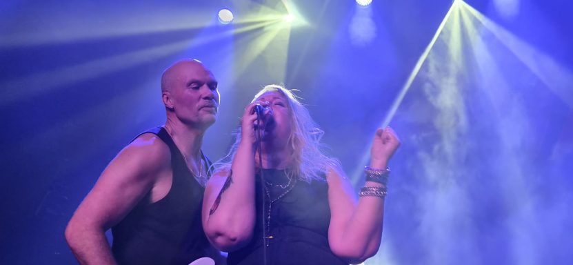 Voltage on Stage Singer and bass player